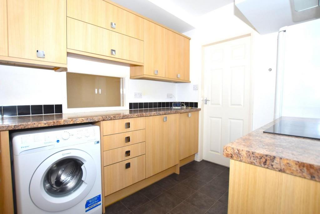 Kitchen 2.JPG