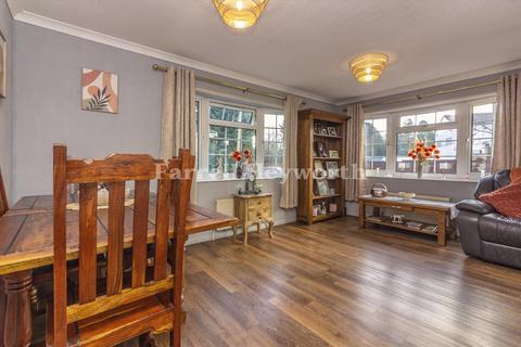 2 bedroom property for sale, Wigan Road, Leyland PR25