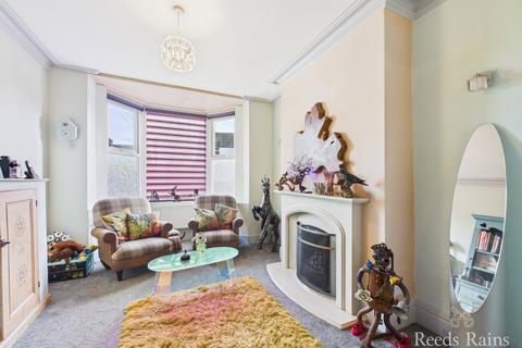 2 bedroom terraced house for sale, Seamer Road, North Yorkshire YO12