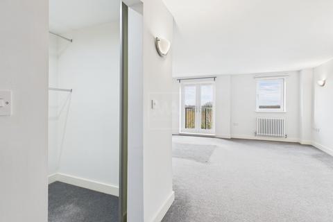 2 bedroom apartment to rent, Station Road, Cantilever Gardens Station Road, WA4