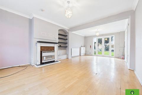 3 bedroom semi-detached house to rent, Rosewood Avenue, Essex RM12