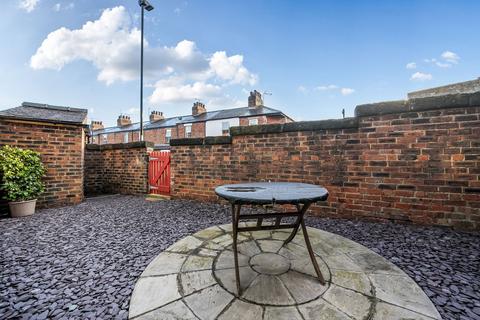 3 bedroom end of terrace house for sale, Gladstone Street, Harrogate, HG2
