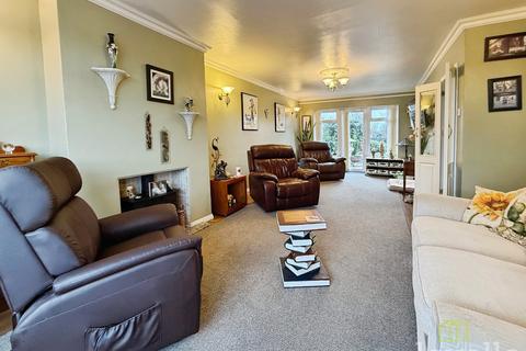 3 bedroom semi-detached house for sale, Middlefield Lane, Gainsborough DN21