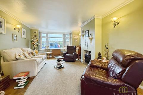 3 bedroom semi-detached house for sale, Middlefield Lane, Gainsborough DN21