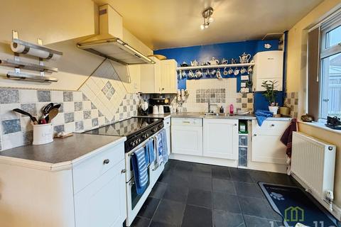 3 bedroom semi-detached house for sale, Middlefield Lane, Gainsborough DN21