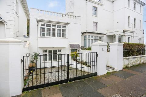 2 bedroom terraced house to rent, Albany Villas, Hove, BN3