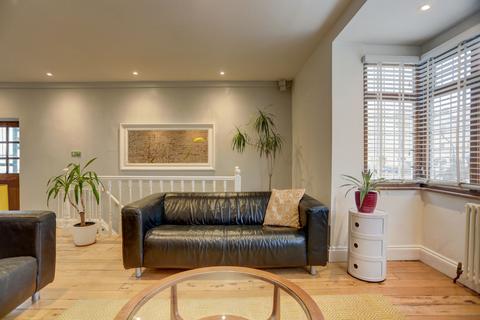 2 bedroom terraced house to rent, Albany Villas, Hove, BN3