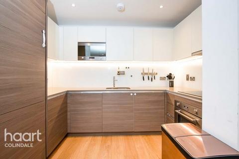 3 bedroom flat for sale, Sherrans House, Grove Park, NW9