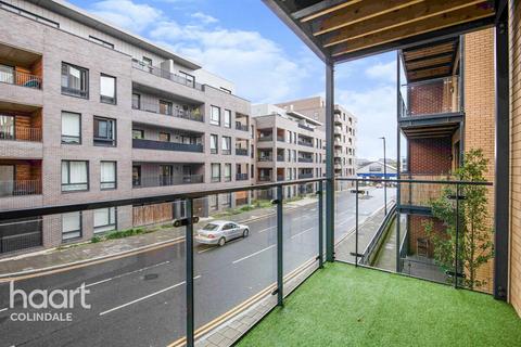3 bedroom flat for sale, Sherrans House, Grove Park, NW9