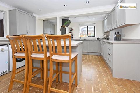 4 bedroom detached house for sale, Tarragon Drive, Stoke-On-Trent ST3
