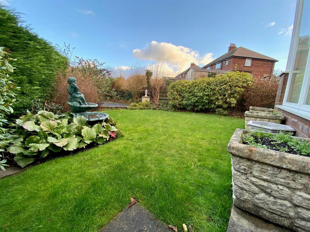Bramleys Estate Agents - Springfield Avenue - Honl