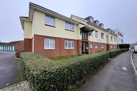 2 bedroom flat for sale, 49 Seaward Avenue, Barton On Sea, New Milton, Hampshire. BH25 7HN