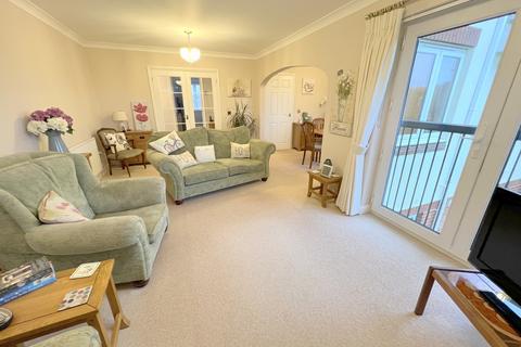 2 bedroom flat for sale, 49 Seaward Avenue, Barton On Sea, New Milton, Hampshire. BH25 7HN
