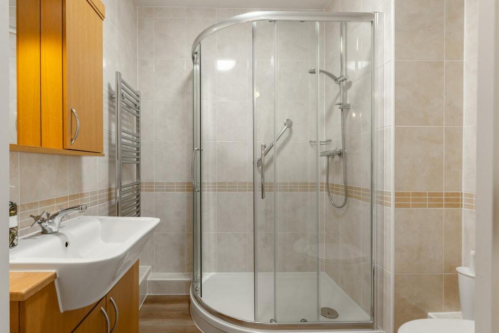Shower room-1.jpg