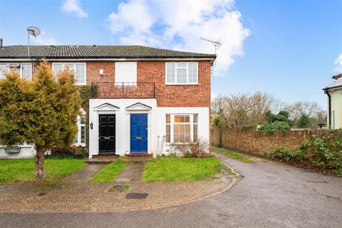 3 bedroom terraced house for sale, London Road, Surrey KT17