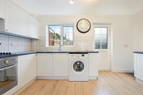 3 bedroom terraced house for sale, London Road, Surrey KT17