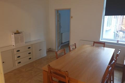3 bedroom terraced house to rent, Ellis Avenue, Belgrave, Leicester LE4