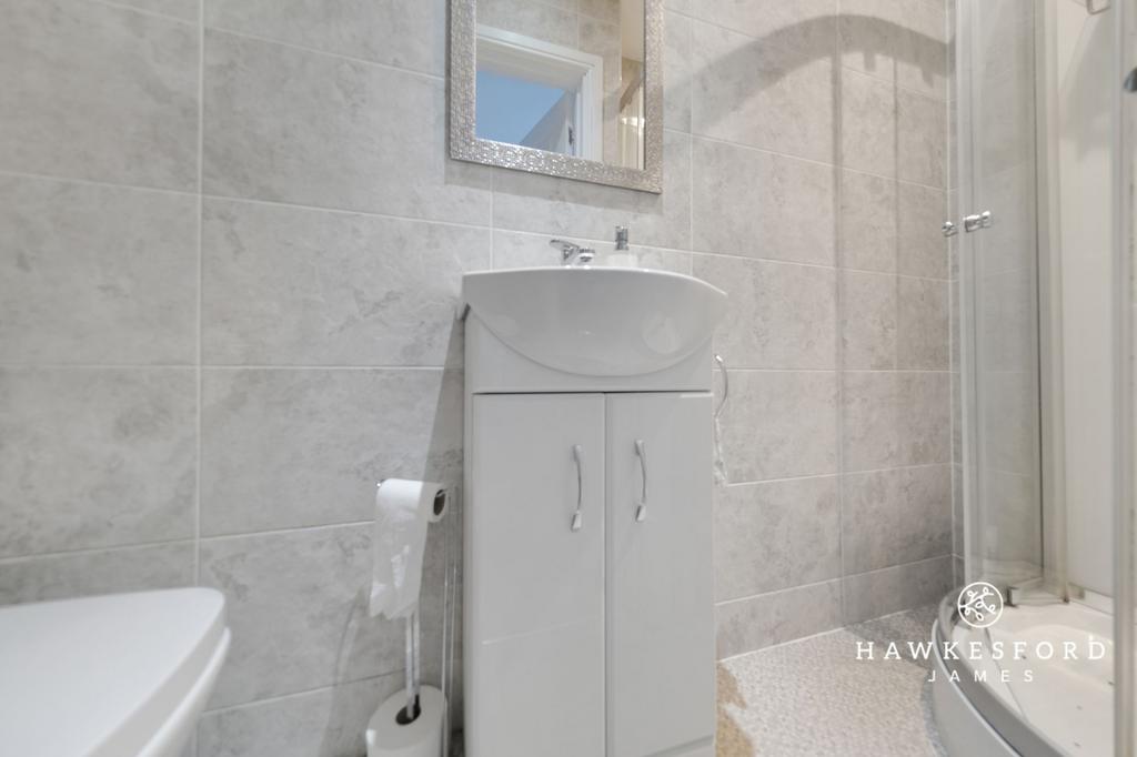 Harvey Road, Gillingham - En-suite