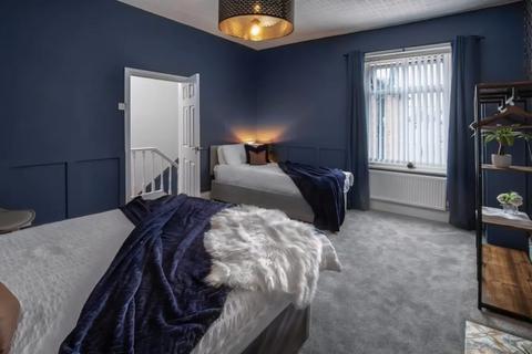 2 bedroom flat to rent, Saville Road, Blackpool, FY1