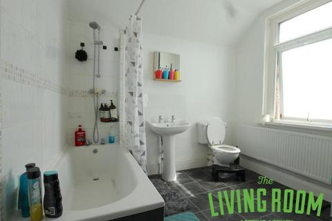 4 bedroom house to rent, Dogfield Street, , Cathays