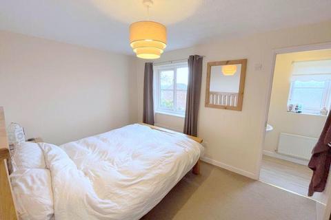 3 bedroom semi-detached house to rent, Badgers Way, Bovey Tracey