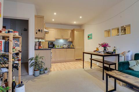 2 bedroom flat for sale, Camp Road, St Albans, AL1