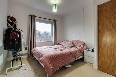 2 bedroom flat for sale, Camp Road, St Albans, AL1