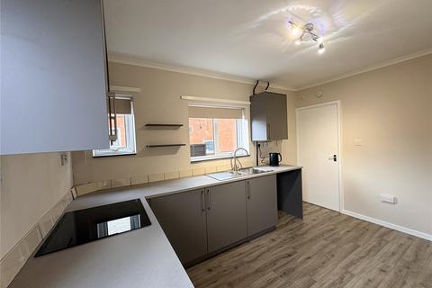 3 bedroom semi-detached house to rent, Carlton Road, Newark, Notts, NG24