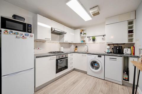 1 bedroom flat for sale, Radnor Close, Maidstone