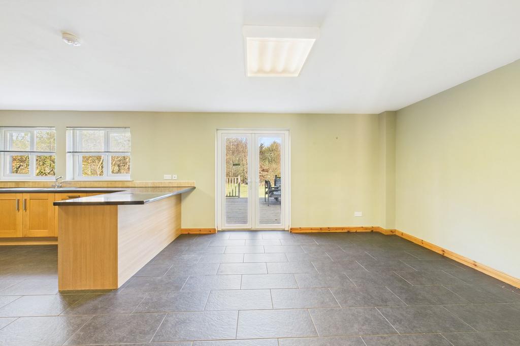 Kitchen/Dining Angle 4