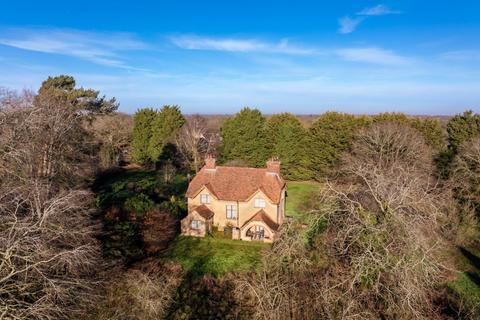 4 bedroom detached house for sale, The Folley, Colchester CO2