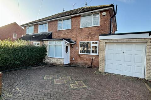 3 bedroom house to rent, Shrubbery Road, Bromsgrove B61