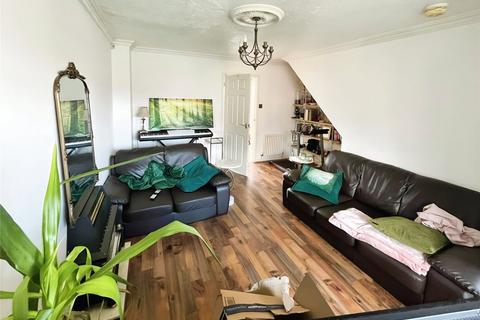 2 bedroom terraced house to rent, Peregrine Close, Lenton, NG7