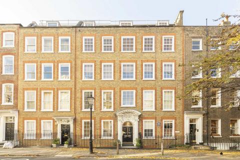 3 bedroom flat to rent, Great James Street, London WC1N