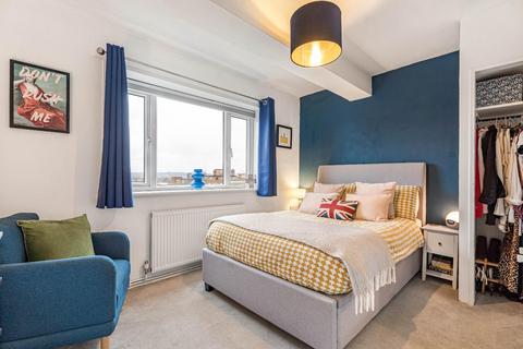 4 bedroom flat for sale, Basingdon Way, London, SE5
