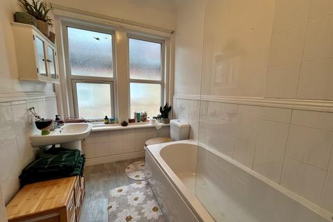 2 bedroom flat for sale, Boscombe