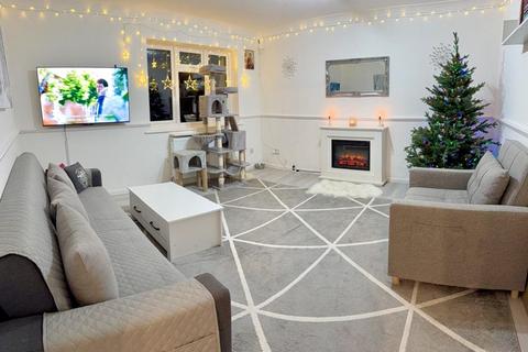 1 bedroom flat for sale, Lemon Grove, Whitehill GU35