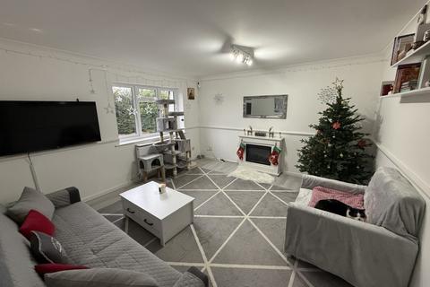 1 bedroom flat for sale, Lemon Grove, Whitehill GU35