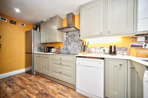 undefined, Telscombe Way, LU2 8QR