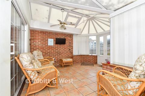 undefined, Anvil Close, Horsham RH13