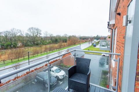 2 bedroom flat for sale, Steel Close, Herne Bay, CT6
