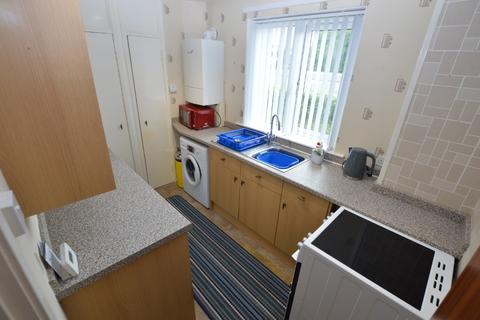 2 bedroom flat to rent, Davaar Drive, Kirkcaldy, KY2