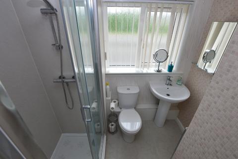 2 bedroom flat to rent, Davaar Drive, Kirkcaldy, KY2
