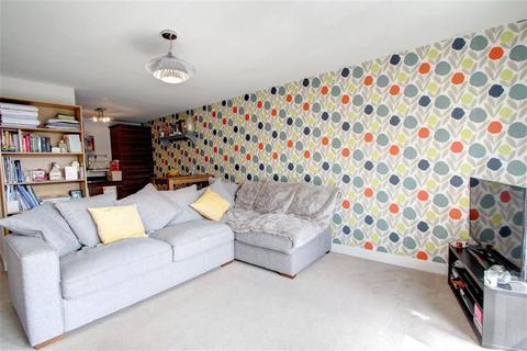 undefined, Colombo Square, Worsdell Drive, Gateshead, Tyne and Wear, NE8