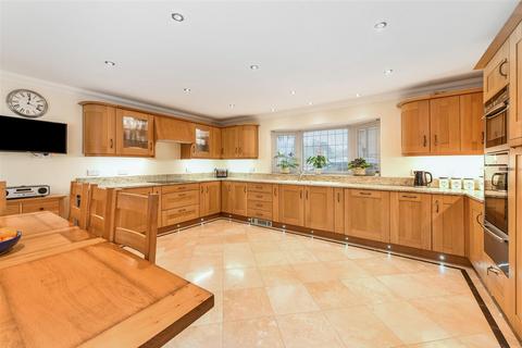 4 bedroom detached house for sale, Bowes Hill, Rowland's Castle