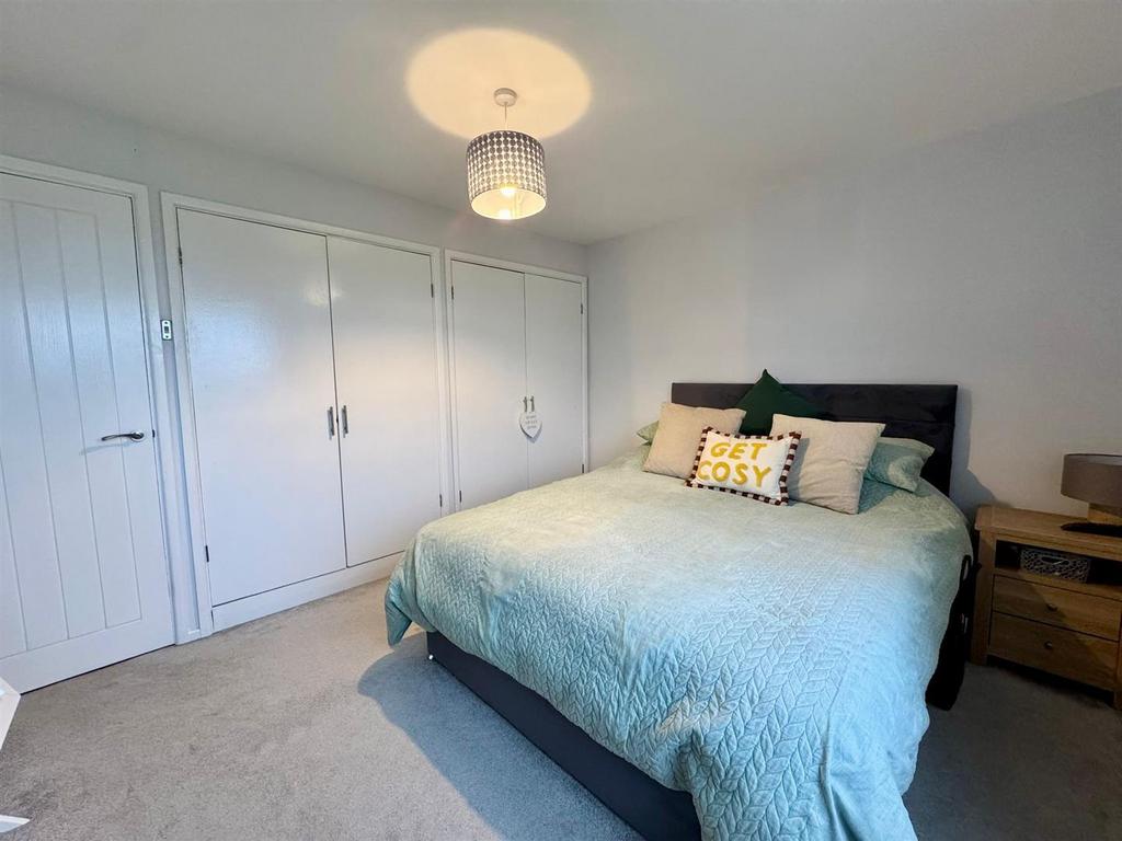 Bedroom 1 (2).jpeg
