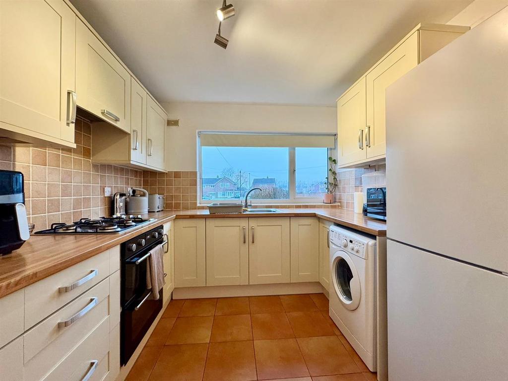 Kitchen (2).jpeg