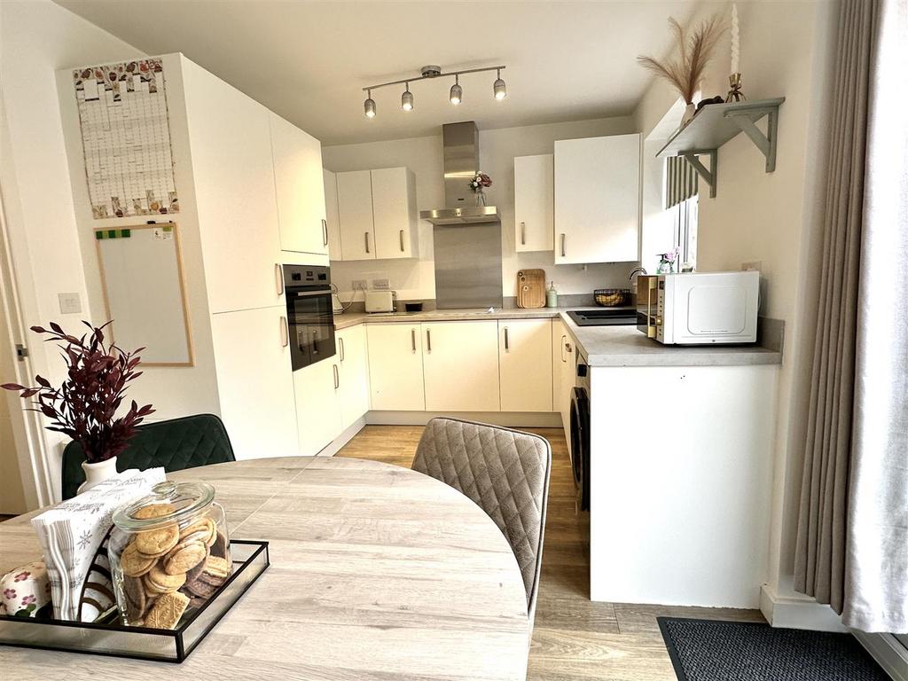 Dining kitchen
