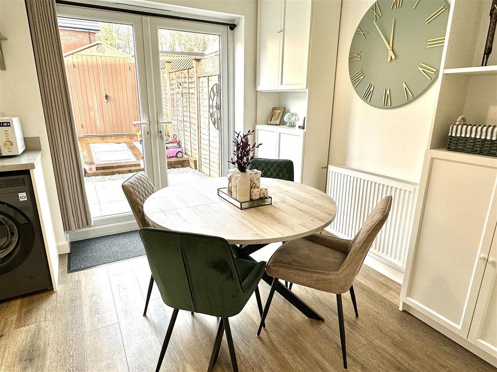 Dining kitchen