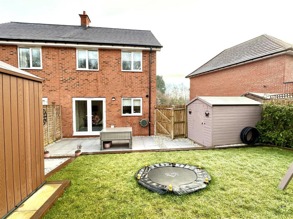 Garden to house